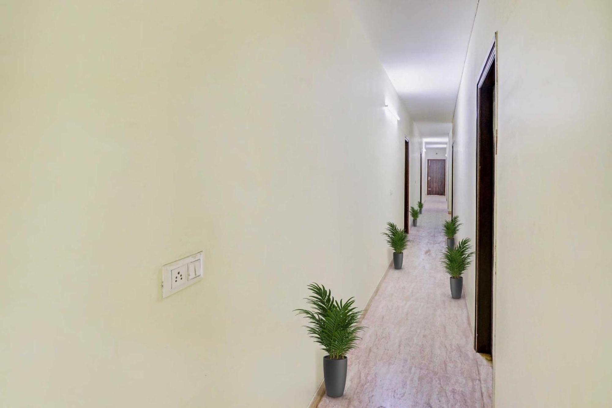 Hotel O Moonshine Near Mohan Estate Metro Station นิวเดลี ภายนอก รูปภาพ
